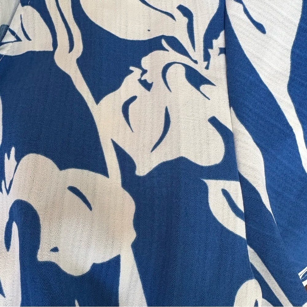 Women's (EU 34) XS Blue White Floral Vacation Midi Flowy Tropical Wrap Dress - Picture 2 of 7